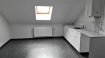 Appartement Location 1 chambre à Algrange - 450 € c.c. Bel et grand F2 au dernier étage dans petit immeuble. Bel et grand F2 au 3ème et dernier étage d'un petit immeuble composé d'une grande cuisine, une chambre, un séjour, une salle de bains avec baignoire. Pas de charges Libre 01/05/2021