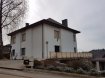 Maison Vente 5 chambres à Ettelbruck - 780 000 € Superbe MAISON libre des 4 côtés, construite en 1980 sur un terrain de 9,10 ares avec une superbe Vue.
La maison se compose comme suit:
Rdch.: APPARTEMENT de 30 m2, avec Cuisine équipée, Salle de douche, Salon et 1 chambre à coucher (idéal pour commerce ex. kiné, estéticienne, onglerie, bureaux, Garage pour 2 voitures (70 m2), Rangement, Cave à vin, Chaufferie + Buanderie;
1er étage: grand Hall d'entrée, W.C. Séparé, Cuisine équipée, grand Living (41,26 m2 avec feu ouvert et bar.
2ème étage: Palier, 4 chambres à coucher, Salle de Bains + Douche, W.C. séparé;
Grenier, Parkings devant la maison, Abri pour chiens.
Situation calme et ensolleiée.
!!!Possibilité de construire 2 - 3 maisons sur le terrain!!!