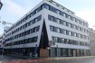 Penthouse Vente 2 chambres à Esch-sur-Alzette - 583 137 € Résidence KYAN à ESCH-SUR-ALZETTE Immeuble en voie de finitions de haut standing composé de 56 appartements et de 5 surfaces commerciales répartis sur 6 étages. La résidence est située à l’angle de la rue Pasteur et du boulevard Prince Henri et est divisée en deux blocs adjacents, A et B. PENTHOUSE numéro 173 au 5ème et dernier étage avec ascenseur de 77,72 m2 + 41,02 m2 de terrasse et comprenant : hall d’entrée, séjour, cuisine non équipée, deux chambres à coucher et une salle de bains avec WC. Prix emplacement intérieur : à partir de 62.000,- euros (TVA 3% inclus) Prix cave: à partir de 5.500,- euros (TVA 3% inclus) Le prix affiché s’entend à 3% de TVA. Disponibilité: 2ème trimestre 2020. Esch-sur-Alzette se trouve à 15 minutes de Luxembourg-ville et à proximité de toutes les commodités. Plans et cahier des charges sur demande Contact : Nassim Toloui Téléphone : 691 120 478