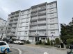 Appartement Vente 3 chambres à Esch-sur-Alzette - 500 000 € Nous vous proposons cet appartement de 92 m², particulièrement lumineux et fonctionnel, situé dans le quartier prisé de Esch/Lallange.
Il se compose de :
un hall d'entrée avec armoire,
Un spacieux living avec accès à un balcon,
Une cuisine séparée avec un second balcon,
Trois chambres à coucher confortables,
Une salle de douche, un WC séparé,
Une cave au sous-sol.
Localisation idéale :
À proximité immédiate des écoles, lycées, transports publics, centre commercial, avec un accès routier et autoroutier aisé, cet appartement bénéficie d'un environnement calme tout en étant proche de toutes les commodités.
Les frais d'agence sont inclus dans le prix de vente et sont à charge du vendeur.
Pour toute demande de visite ou informations complémentaires, n'hésitez pas à nous contacter au 265341 ou directement notre agent Mr Gomes Marco au 621 294 430 ou par mail au marco.gomes@cl-immo.lu