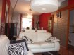 Maison mitoyenne Vente 4 chambres à Longwy - 189 000 € EN PLEIN CENTRE VILLE proche de la place DARCHE,
maison de ville de 153 m² sur trois niveaux avec
local commercial en RDC
.
Rez-de-rue : Local commercial avec vitrine et entrée individuelle, caves
Rez-de-rue : seconde entrée sur couloir pour l’habitation,
1er étage : dégagement, cuisine équipée, séjour-salon avec accès à une terrasse, WC indépendants, Buanderie
2ème étage : dégagement, salle de bains avec douche et WC,
trois grandes chambres
3ème étage : une grande chambre de 28 m² + greniers
Le chauffage est au gaz de ville, DV PCV VR
NI GARAGE - NI JARDIN