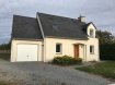 Maison Vente 4 chambres à Missillac - 223 000 € Maison Missillac 5 pièce(s) 95 m2. PROCHE CENTRE ET COMMERCES AU CALME EN IMPASSE Maison récente de construction traditionnelle de belle qualité offrant une vie de plain-pied avec une cuisine ouverte sur un salon séjour, une chambre avec son coin salle d'eau, wc indépendant.A l'étage : palier, 3 chambres, salle de bain et wc indépendant.La maison dispose d'un garage attenant avec grenier au dessus.Terrain d'une superficie de 700m² environ.PROCHE CENTRE - VIE DE PLAIN PIED - 4 CHAMBRES REF 10259AGENCE IGOR IMMOBILIER MISSILLACTel 02.40.90.17.82. dont 3.72 % honoraires TTC à la charge de l'acquéreur.
