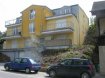Appartement Vente 2 chambres à Wiltz - 250 000 € Appartement de 70,62 m2 au 1er étage
Année de construction: 2004
Classification énergétique: E-E
hall d'entrée
salle de bains
2 chambres à coucher (9 m2, 19 m2) dont une avec balcon de 8,34 m2
cuisine équipée
living - salle à manger (21m2) avec sortie sur 2e balcon de 8,34 m2
débarras
buanderie commune
emplacement intérieur de 14,09 m2
cave de 2,23 m2
__________________________________________________________
Wohnung mit 70,62 m2 im 1. Stock
Baujahr: 2004
Energieklasse : E E
Flur
Badezimmer
2 Schlafzimmer (9 m2, 19 m2) davon eines mit Balkon von 8,34 m2
Einbauküche
Wohn-/Esszimmer (21m2) mit Zugang zum 2. Balkon von 8,34 m2
Abstellraum
Gemeinschaftswaschküche
Innenparkplatz von 14,09 m2
Keller von 2,23 m2