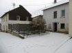 Maison Vente 4 chambres à Merzig - 150 000 € !!!! AFFAIRE A SAISIR !!!! TEMPOCASA MONDORF vous propose 2 maisons de +/-130m2 une avec Terrasse de +/-40m2 et 1 avec jardin de +/- 40m2 1 maison habitable et 1 maison entièrement à rénover sur +/- 4ares POINTS FORTS A 15 minutes de la frontière Luxembourgeoise A 5 minutes de l'autoroute Possibilité d'aménager le grenier pour gagner 50m2 habitables La maison A se compose comme suit: Au RDC 1 Hall d'entrée 1 Salle de bain 1 Cuisine 1 Salon 1 Garage Au 1er ÉTAGE 4 chambres Au 2ème ÉTAGE Grenier ATTENTION Dalles en bois Pour toute information complémentaire veuillez nous contacter au 661 268 372 ou au 26 54 31 48