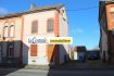 Maison jumelée Vente 3 chambres à Bouligny - 55 000 € Mandat de vente n°2224
Maison de cité de +/- 80 m² sur 3,50 ares comprenant :
Entrée, pièce de vie, cuisine avec accès jardin par petite véranda, salle d'eau avec wc, accès cave.
A l'étage : 2 chambres.
Au 2ème : 1 chambre, grenier.
Jardin arrière avec vue sur nature.
Garage 1Vl.
Informations techniques:
- Chauffage électrique
- Double vitrage Bois
- Tout à l'égout
Pour plus de renseignements n'hésitez pas à nous contacter au 03.82.22.45.44.