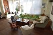 Maison individuelle Vente 4 chambres à Aspelt - 1 180 000 € IMMO MAX vous propose de venir découvrir absolument un LOFT ATYPIQUE situé dans un ancien bâtiment industriel d'environ 500 m2 converti en immeuble d'habitation avec garage et atelier idéalement situé dans une zone calme d'Aspelt.
Le bien se compose comme suit :
au rez-de-chaussée : un hall d'entrée, un salon spacieux, une salle à manger, une cuisine, un atelier avec une salle de douche et un garage.
au 1er étage : un hall, un bureau, une chambre à coucher, une salle de bains, loft spacieux comprenant une chambre à coucher parentale avec salle de bains ouverte avec accès terrasse, un dressing, une 2ème chambre.
Espaces spacieux et lumineux grâce aux grandes baies vitrées.
3 entrées principales.
Accord de la commune pour rehausser le toit pour faire un étage en plus.
Revêtement de sols : terrazzo, parquet, dalles en béton
Grandes baies vitrées et en briques en verre
Cheminée existante
Toiture constituée d'une charpente en bois munie d'une isolation thermique avec couverture en zinc.
Ferblanterie en zinc.
Le bâtiment est équipé d'une installation de chauffage au gaz avec production d'eau chaude accouplée.
Possibilité d'acheter le jardin à l'arrière de la maison.
Ref agence :186