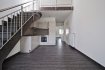 Appartement Vente 1 chambre à Pétange - 399 000 € ***SOUS COMPROMIS***
**BIEN LIRE L'ANNONCE**
*AVIS AUX INVESTISSEURS*
immohub, votre partenaire dans l'immobilier à Pétange vous propose un appartement au 4ième étage avec ascenseur dans une petite résidence à 8 unités.
L'appartement se compose comme suit:
-Hall d'entrée 4,5 m2
-Living et salle à manger 18 m2
-Cuisine équipée ouverte 9,4 m2
-Chambre à coucher 16 m2
-Salle de bain avec WC, douche et lavabo 3,4 m2
-Mezzanine
Le bien se complète par une cave privative, une buanderie en commun, ainsi que deux emplacements intérieurs.
Détails:
-Année de construction : 2015
-Ascenseur
-Chauffage au gaz
IMPORTANT:
Appartement actuellement loué
A reprendre avec contrat de bail existant. (1200€ + 200 € charges)
Il est préscrit par la commune de Pétange que l'habitation maximale de l'appartement ne dépasse pas deux personnes. La mezzanine n'est pas considérée comme chambre.