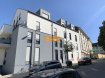 Appartement Location 2 chambres à Differdange - 1 300 € Bel appartement moderne avec terrasse et jardin situé au rez-de-chaussée d'une résidence construite en 2010.
L'appartement dispose de :
Hall d'entrée, grand living/salle à manger avec accès à la terrasse et jardin, belle cuisine équipée, 2 chambres à coucher, salle de bains avec WC, 1 WC séparé, cave et un emplacement couvert.
La résidence se trouve à proximité de l'école du Fousbann, de la pharmacie ainsi que du centre de la Ville de Differdange.
Ref agence :156