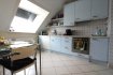 Appartement Vente 2 chambres à Luxembourg-Cents - 660 000 € Immomod S.A. vous propose un spacieux appartement à Luxembourg-Cents.
L'appartement se trouve au 4ième étage, dans une résidence de 1999.
Il se compose de 2 ch. à c.(13,62 m2 et 14,87 m2), un salon avec la salle à manger de 27 m2, une cuisine séparé et équipée de 11 m2. Une salle de bain et un WC séparé. Egalement vous avez les machines à laver dans l'appartement, dans un petit débarras.
Au sous-sol il y a une place de parking et une cave de 8 m2.
Proche de toutes les commodités, crèche, police, supermarché, pharmacie donc tous est accessible à pied.
N'hésitez pas à nous contacter au 691 92 54 85