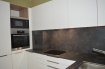 Appartement Location 2 chambres à Luxembourg-Gasperich - 1 900 € 2 BEDROOMS + 1 OFFICE
Magnifique Appartement NEUF à louer.
Première occupation !
Ce vaste appartement de près de 80 m2 situé au rdc de la résidence « Laurier » est composé
- Hall d'entrée avec penderie réalisée sur mesure;
- Living/salle à manger donnant accès au loggia de 6 m2;
- 3 chambres à coucher;
- Très jolie cuisine ouverte avec ilot central et tabourets;
- 2 salles de bain;
- 1 wc indépendant.
Vous bénéficiez de plus d’une cave et d'un emplacement dans la buanderie commune qui se situe au -1 pour votre machine à laver et lave-linge.
L’appartement est idéalement situé à l’arrière de la résidence, proche de toutes commodités, transports en communs, station vél’OH!
Proche du centre ville de Luxembourg, de la vallée de la Pétrusse, de la gare centrale et du quartier « Cloche d'Or », du Ban de Gasperich.
Proximité aux principaux axes autoroutiers et aussi du parc de Gasperich à quelques minutes à pied.
Nouvelle école française et nouveau supermarché Auchan à quelques pas.
Finitions de très bonne qualité :
châssis de fenêtre en aluminium extérieur et intérieur ; triple vitrage haute performance ; stores extérieurs en aluminium et électriques ; ascenseur ; visiophone avec système domotique et alarme ; porte de sécurité ; système de chauffage au sol ; luminaires ; ventilation double-flux.
La résidence dispose d'un local à vélo.
CPE : A-A-A
Disponibilité : 14/08/2019 (car installation de la nouvelle cuisine de marque Schmidt)
Info : 691 384 190 / 691 262 919 ; Email : info@immo-aba.lu