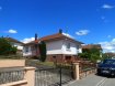 Maison Vente 2 chambres à Niederbronn-les-Bains - 156 000 € Sous compromis de vente
Maison sur les hauteurs
À Niederbronn, proche de la piscine, des écoles et de la forêt
Sur un terrain de 5,6 ares, surface habitable env. 95 m2
RDC :
Couloir
1 grand séjour (8,70 m x 6,6 m)
2 chambres
Cuisine suivie d’un petit salon
1 SDB et un WC séparé
Sous-sol :
Comprenant : Cave, Buanderie, chaufferie et un double garage (9 m x 2,50m)
Prix de vente: 156 000 € Soyez les 1er à faire une offre !!!
* Honoraires d’agence à la charge du vendeur, frais de notaire en sus.
Diverses indications:
Adresse : Quartier Montrouge Niederbronn, Gare SNCF
Année de construction: 1962
Fenêtre PVC double- vitrage, volets roulants
1 Chaudière Fioul, 2 cuves 2 x1000 litres.
Taxe foncière 416 € /an
DPE : F 397 kwh EM. G 98 Kg
Description :
Cette maison construite en 1962 toujours habitée nécessite quelques travaux. La situation de la maison permet d’être rapidement au centre de Niederbronn et à 5 minutes de la forêt du parc naturel des Vosges du nord.
Très belle vue dégagée côté sud et petit potager....
Une visite s’impose !!! N’hésitez pas
Pierre Bernhardt Négociateur indépendant en immobilier www.imb-immo.eu
Tel 06 07 47 40 05 Fax 03 88 09 01 53 Siren: 315571521 Mandat nr 203014
Agent mandataire de : Sarl IMGELOC siège social 17 rue des Romains 67110 Niederbronn les Bains
Siret 50092522700018 Carte Prof. N° 661/2007
Mandat N° 273 017