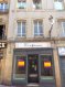 Local commercial Location Metz-Ancienne-ville - 1 075 € c.c. En Fournirue, en plein coeur du centre ville, local commercial d'une surface de 90m² composé:
au Rez de chaussée: pièce principale (60m²), Un WC
au 1er étage: 2 pièces (environ 30m²), dont une avec évier
Disponible de suite