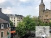 Appartement Vente 2 chambres à Dudelange - 337 000 € Appartement lumineux avec une surface habitable d’environ 70m2 situé au 3ième étage situé au centre de Dudelange, composé comme suit:
A l’étage : Hall d’entrée avec WC séparé, séjour/living, nouvelle cuisine équipée, une salle de bain avec raccords pour le lave-linge et le sèche-linge, ainsi que deux chambres à coucher.
Le bien est complété au sous-sol par une cave et une buanderie commune.
Pour tous renseignements supplémentaires ou pour convenir un rendez-vous pour une visite, veuillez nous contacter par téléphone au (+352) 691 400 705 ou par mail : info@17b.lu