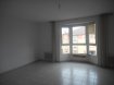 Appartement Vente 2 chambres à Cambrai - 109 200 € appartement résidence sécurisée. appartement de type 3 avec place de parking dans résidence sécurisée comprenant : entrée - salon salle à manger - cuisine meublée - dégagement avec placard - 2 chambres avec placards - salle de bains - w.c chauffage électrique charges de copro 292 euros / trimestre