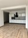 Appartement Location 1 chambre à Thionville - 895 € c.c. THIONVILLE - Appartement 2 pièces - 45 m². Duplex F2 Thionville-centre. Superbe Duplex de type F2/F3 entièrement rénové dans un immeuble de caractère dans le centre de Thionville. Composé d'une cuisine équipée ouverte sur le séjour salon, une chambre et salle d'eau Partie supérieure spacieuse avec douchePrestations de qualités, ascenseur.Chauffage électrique.A 650m de la gare (9 minutes).