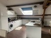 A LONGWY-HAUT (54 400) PROCHE DE LA PLACE DARCHE A LOUER DANS UNE RESIDENDE DE 5 LOGEMENTS UN APPARTEMENT DE TYPE F3 D'UNE SUPERFICIE AU SOL DE 122M² (LOI CARREZ 75.5M²).

APPARTEMENT AU 3ème étage dans un immeuble sans ascenseur.

APPARTEMENT DISPONIBLE LE 15 OCTOBRE 2026.

LOYER 1020€.
CHARGES MENSUELLES 80€:
Comprenant l'électricité et le nettoyage des parties communes, l'entretien annuel de la climatisation, ainsi que la  la redevance d'enlèvement des ordures ménagères.
DEPOT DE GARANTIE 1020€.
FRAIS D'AGENCE 1100€.

CONSISTANCE:

Une entrée dégagement avec un placard de rangement, une cuisiné équipée ouverte sur le salon salle à manger, deux chambres avec armoire integrée, une salle de bain avec douche et baignoire, un cabinet de toilette séparé.
Une cave.
Un local poubelle.

Climatisation réversible ( Chaud et Froid).
Chauffage électrique.
Double vitrage.
Visiophone.