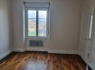 À LOUER   STUDIO À JARNY   370 EUR / MOIS CHARGES COMPRISES. Jarny : Studio situé au 1er étage
À louer, studio fonctionnel de 25m2, situé au 1er étage, idéal pour une personne seule.
Le logement se compose d'une pièce principale, d'une salle d'eau, d'un toilette et bénéficie d'un interphone.
Un parking extérieur complète ce bien.
Loyer et charges

Loyer hors charges : 320 EUR / mois
Charges : 50 EUR / mois, comprenant la taxe d'enlèvement des ordures ménagères ainsi que l'entretien des parties communes
Total : 370 EUR / mois charges comprises

 Pour plus d'informations ou pour organiser une visite, contactez M.BLOCH au 06 15 01 44 36