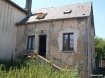 Maison Vente 3 chambres à Saint-Pierre-de-Chevillé - 70 000 € Maison de Bourg. Saint Pierre de Chevillé, maison de bourg trois chambres dont l'une au rez de chaussée, cuisine ouverte sur salon/séjour avec insert , salle d'eau, garage, cave, terrain clos de 355 m2 et parcelle de terrain non attenante. Prévoir quelques travaux.