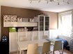 Appartement Location 3 chambres à Knutange - 730 € c.c. KNUTANGE, dans quartier calme et proche d’axes autoroutiers, au premier étage d’une maison de deux appartements avec entrée individuelle, bel appartement en duplex de type F5 de 95m² composé d’une entrée, d’une grande cuisine de 11m², d’un spacieux salon 19m² et d’une salle à manger de 13m², de trois chambres, d’une salle de bain carrelée, d’un WC séparé, d’un cagibi. Chauffage Gaz individuel. Double vitrage PVC. Deux places de parkings privatives.
Proximité de toutes commodités et de la frontière Luxembourgeoise.
Loyer : 730.00 euros /mois
Charges : 35.00 euros /mois
Dépôt de garantie : 730.00 euros
Honoraires à la charge du locataire : 665.00 euros