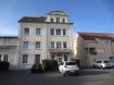Appartement Location 2 chambres à Yutz - 685 € c.c. YUTZ : Bel Appartement de type F3 (78m²) au 1er étage comprenant 1 couloir d'entrée,1 cuisine, 1 salon-séjour accès balcon, 2 chambres, 1 salle de bain équipée avec baignoire , 1 wc séparé, 1 débarras, chauffage gaz individuel, double vitrage + 1 cave et 1 garage fermé.Loyer: 650' Charges: 35'.Dispo de suite.Honoraires Agence: 520,00'Ref agence :103102