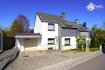 Maison jumelée Vente 4 chambres à Bofferdange - 950 000 € New Keys vous présente en exclusivité cette charmante maison construite dans les années 80, implantée sur un terrain de 3 ares et offrant une superficie habitable d'environ 140 m² dans un quartier calme et résidentiel de Bofferdange.
Description du bien :
Au Rez-de-chaussée :
- Hall d'entrée;
- Une cuisine équipée fermée de 11 m²;
- Débarras;
- WC Séparée;
- Un séjour de +/-27 m² avec accès à la véranda +/-17 m² et au jardin;
Au Premier étage:
-Hall de nuit ;
-Salle de bains avec lavabo, WC, vide et baignoire ;
-3 Chambres à coucher (+/-12 ; 11 ; 10 m²) ;
Au Grenier :
- Grande pièce polyvalente de ± 24 m²
Atouts supplémentaires :
- Garage pour une voiture ;
- Jardin clôturé à l'arrière, parfait pour les enfants ou les animaux de compagnie ;
Pour plus d'informations ou pour organiser une visite n'hésitez pas à nous contacter au 27 99 86 23 ou 661 120 388 ou par mail info@newkeys.lu
--------------------------------------------------------
Les prix s'entendent frais d'agence inclus dans le prix et payable par le vendeur.
Nous recherchons en permanence pour la vente et pour la location, des appartements, maisons, terrains à bâtir pour notre clientèle déjà existante. N'hésitez pas à nous contacter si vous avez un bien pour la vente ou la location.
Estimation gratuite.
**** Découvrez tous nos autres biens sur notre site **** www.newkeys.lu