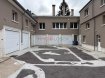 Immo Losch vous propose à la location deux bureaux idéalement situés au cœur du quartier très recherché de Limpertsberg.

Les bureaux sont situés au premier étage et disposent d’une surface respective de 25 m² et 21 m².
Au rez-de-chaussée, vous trouverez une cuisine commune ainsi que des sanitaires partagés.

Parking :
Possibilité de louer deux emplacements extérieurs pour 200 € / mois.

Disponible le 01.02.2026

Conditions financières :
- Loyer : 1 900 €
- Charges : 200 €
- Caution : 3 800 €
- Frais d’agence : 1 111,50 € TTC (17 %)

Pour toute information supplémentaire ou pour organiser une visite, n’hésitez pas à nous contacter :
+352 26 53 26 11
info@immolosch.lu

 ---------- 
Immo Losch bietet Ihnen zwei ideal gelegene Büros im Herzen des sehr gefragten Viertels Limpertsberg zur Miete an.

Die Büros befinden sich im ersten Stock und verfügen über eine Fläche von 25 m² bzw. 21 m².
Im Erdgeschoss finden Sie eine Gemeinschaftsküche sowie gemeinsam genutzte Sanitäranlagen.

Parkplätze:
Es besteht die Möglichkeit, zwei Außenstellplätze für 200 € / Monat zu mieten.

Verfügbar ab 01.02.2026

Finanzielle Bedingungen :
- Miete: 1.900 €.
- Nebenkosten: 200 €.
- Kaution: 3.800 €.
- Vermittlungsgebühr: 1.111,50 € inkl. MwSt. (17 %)

Für weitere Informationen oder um einen Besichtigungstermin zu vereinbaren, zögern Sie bitte nicht, uns zu kontaktieren:
+352 26 53 26 11
info@immolosch.lu

 ---------- 
Immo Losch offers you two offices for rent, ideally located in the highly sought-after Limpertsberg district.

The offices are located on the first floor and have respective areas of 25 m² and 21 m².
On the ground floor, you will find a shared kitchen as well as shared toilets.

Parking:
Possibility to rent two outdoor spaces for €200 / month.

Available from 01.02.2026

Financial conditions:
- Rent: €1,900
- Charges: €200
- Deposit: €3,800
- Agency fees: €1,111.50 including VAT (17%)

For any additional information or to arrange a visit, do not hesitate to contact us:
+352 26 53 26 11
info@immolosch.lu