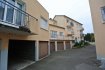 Appartement Vente 2 chambres à Nogent-le-Rotrou - 42 702 € PROCHE CENTRE VILLE NOGENT LE ROTROU. C IMMOBILIER vous propose à Nogent le Rotrou dans une copropriété construite en 1974 comprenant 17 lots principaux, au premier étage d'un petit immeuble sans ascenseur.
Un appartement de trois pièces offrant pour une surface totale de 62 m², une entrée, séjour, deux chambres, cuisine, salle de bains et wc.
Dans le même bâtiment le garage privé et la cave sont accessibles depuis l’intérieur de l'immeuble.
Prévoir travaux de décoration et aménagement.
Charges de copropriété 105 €/mois
Ce bien est soumis au statut de copropriété. Nombre de lots de la copropriété : 45. Charges annuelles payées par le propriétaire : 1251,20 euros.
*Honoraires charge vendeur