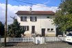 Maison Vente 6 chambres à Bouzonville - 109 000 € Maison individuelle. A 4KM de Bouzonville sur un terrain clos de 8 ares 72 avec garage, nous vous proposons cette maison individuelle à rénover se composant d'une entrée desservant un séjour, une salle à manger, coin cuisine, 6 chambres, salle de bain, cave et dépendances.