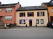 Maison mitoyenne Vente 4 chambres à Useldange - 550 000 € A visiter rapidement
New Keys vous propose cette charmante maison des années 1900 récemment rénovée avec gôut, et se situant dans le paisible village d'Useldange.
Proche de toutes les commodités (crèches, épicerie, arrêt de bus à 50 mètres), ce bien alliant la modernité au charme de l'ancien offre un espace d'environ 137m2 qui se présente comme suit:
RDC:
Hall d'entrée
Salle à manger
Cuisine équipée de 2017
Spacieux living avec poêle à bois
Accès cave
ETAGE 1:
Hall de nuit
3 chambres
Bureau/dressing à aménager
Salle de bain avec douche et baignoire
ETAGE 2:
1 chambre
Grenier aménageable
Pour compléter ce bien, vous profiterez également des prestations suivantes:
3 emplacements extérieurs
Pièce technique avec débarras
Possibilité de louer un garage voisin
Quelques travaux de finitions restent à prévoir.
N'hésitez pas à nous contacter au +352 691 216 830 ou par mail smarrocco@newkeys.lu pour plus d'informations ou une visite.
Ref agence :5003312