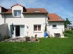 Maison Vente 3 chambres à Rémilly - 169 000 € A 10 MINUTES DE REMILLY,. ENTRE REMILLY ET DELME, belle maison de 2005 de 120m². Elle se compose au rez-de-chaussée d'une entrée, d'un grand séjour/salle à manger avec accès terrasse, d'une cuisine meublée individuelle, d'une chaufferie et d'un wc séparé. A l'étage, un grand dégagement desservant trois belles chambres, une salle de bains avec wc. A l'arrière terrasse et jardin sans vis-à-vis. Le bien dispose également d'un carport. PRIX : 169 000€ FAI AGENCE VENNER IMMOBILIER 03 87 63 60 09