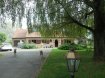 Maison Vente 5 chambres à Caudry - 249 600 € grand pavillon individuel . pavillon individuel bâti sur environ 5400 m2 comprenant : hall d'entrée - salon salle à manger en L - cuisine équipée - 1 chambre avec salle d'eau - w.c - salle de bains etage : palier - 5 chambres dont 2 avec point d'eau - salle de bains - w.c sous-sol partiel - 2 garages - dépendances