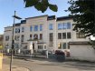 Appartement Location 2 chambres à Longwy - 1 150 € c.c. A LONGWY A LOUER DANS LES ANCIENS GRANDS BUREAUX DE SENELLE (FACE AU GOLF).
UN APPARTEMENT EN DUPLEX, DE GRAND STANDING D'UNE SUPERFICIE AU SOL D'ENVIRON 90M², SITUE AU 2ème ETAGE, DANS UNE RESIDENCE AVEC ASCENSEUR.
Comprenant : Une entrée avec un placard intégré et aménagée, une grande buanderie, une cuisne équipée ouverte sur la salle à manger, une chambre, un premier cabinet de toilelle avec un lave mains, une salle de douche avec un meuble vasque.
A L'ETAGE : un salon en mezzanine, une chambre, une 2ème salle de douche avec un 2ème WC.
Une Cave.
Un Parking Privé Aérien.
LOYER 1050€.
CHARGES MENSUELLES 100€.
Comprenant : Une provision pour le chauffage, l'entretien et l'électricité des parties communes, l'entretien de l'ascenseur et VMC.
DEPOT DE GARANTIE 1050€.
FRAIS D'AGENCE 1050€.
APPARTEMENT DISPONIBLE A PARTIR DU 1ER MAI 2021.