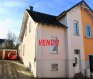Maison jumelée Vente 3 chambres à Oberkorn - 480 000 € *** VENDU ***
CONCILIUM Immobilière;
Vous propose cette belle et charmante maison jumelée d'une surface totale de +/- 154,06 m² dont 128,70 m² habitables à Oberkorn, se composant comme suite:
- 1 cuisine équipée ouverte,
- 1 salle à manger,
- 1 Salon,
- 1 Grande salle de douches avec WC,
- 3 chambres à coucher,
- 1 WC séparé,
- 1 Cave,
- 1 Terrasse,
- 1 Jardin,
- 1 garage fermé,
Maison avec beaucoup de potentiel et partiellement rénové
Fenêtres doubles vitrage PVC,
Possibilité d'agrandir la maison !
À visiter sans tarder !
En cas de questions ou si vous aimeriez faire votre propre impression de cette habitation, nous vous invitons à nous contacter.
***Nous recherchons en permanence pour la vente et pour la location, des appartements, maisons, terrains à bâtir etc. pour notre clientèle. N'hésitez pas à nous contacter si vous avez un bien pour la vente ou la location.***
Estimations gratuites. Pour l'obtention de votre crédit, notre relation avec nos partenaires financiers vous permettra d'avoir les meilleurs conditions, inclus dans nos services GRATUITS.