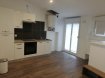 Appartement Location 1 chambre à Serémange-Erzange - 530 € c.c. Appartement duplex situé dans une maison composée de deux logements, comprenant :
au RDC : un grand dégagement, un WC séparé, une salle d'eau et une chambre d'environ 9 m2.
à l'étage : une agréable pièce de vie de 15 m2 avec un coin cuisine équipée ( four, plaque de cuisson, hotte, réfrigérateur avec compartiement congélateur) donnant accès à une terrasse.
Chauffage électrique individuel
Détail des charges : provision sur eau froide et TEOM.
Idéal pour 1 personne