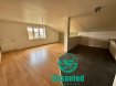 Appartement Location 3 chambres à Boulay-Moselle - 670 € c.c. Appartement F4 Boulay centre. Situé en plein coeur de Boulay et au dernier étage, ce spacieux F4 vous offre la proximité des commerces, 3 chambres, un séjour cathédral avec cuisine équipée et une spacieuse salle de bains avec baignoire et WC séparé.