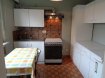 Appartement Location 1 chambre à Calmus - 850 € Agréable appartement meublé de 75m², à louer dans le village de Calmus, commune de Saeul.
- hall d'entrée
- beau séjour / salle à manger
- cuisine séparée
- wc séparé
- salle de douche
- 1 chambre à coucher.
Petit jardinet, parking devant le bâtiment.