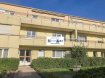 Appartement Vente 2 chambres à Bridel - 669 000 € L'agence immobilière MaraMax s.àr.l vous propose ce bel appartement situé dans la commune de Bridel, à moins de 10km de Luxembourg Ville.
Dans une paisible petite résidence avec ascenseur, le bien profite d'une belle luminosité et de deux grands balcons (+/-10m2 chacun).
Proche des axes autoroutiers et de toutes les commodités, l'appartement se compose comme suit:
-Hall d'entrée,
-Living avec accès au premier balcon,
-Cuisine équipée indépendante,
-Salle de bain avec baignoire balnéothérapie, deux vasques et WC,
-WC séparé,
-2 spacieuses chambres à coucher ( +/-13m2 et +/-18m2) avec accès au deuxième balcon ( donnant sur l'arrière de la résidence ),
- 2 Balcons de +/- 10 m2 chacun.
A ceci s'ajoute une cave privative et une buanderie commune.
Disponible de suite!!
Possibilité d'acquérir un garage box en supplément!!
Pour plus d'informations par rapport à ce joli appartement, n'hésitez pas à nous contacter.