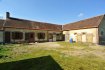Maison Vente 1 chambre à Saint-Calais - 86 870 € Proche Saint-Calais. C IMMOBILIER vous propose une longère au calme comprenant : cuisine, salle à manger, chambre, salle d'eau, wc. Garage. Nombreuses dépendances. Toiture impeccable, fosse conforme. Terrain de 2120 m2.