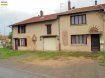 Maison mitoyenne Vente 5 chambres à Conflans-en-Jarnisy - 99 000 € Ref 4001 : A 3 minutes de CONFLANS EN JARNISY.
ENSEMBLE IMMOBILIER A RÉNOVER DE 171.33m² sur 7.70 ares. DIVISIBLE en 2 habitations.
1ère Habitation :
en RDC composée d'un couloir distribuant une cuisine meublée, un séjour, une salle de bains (baignoire, un lavabo), un wc individuel, coin rangement, accès garage 2 vl, atelier, dépendances, cour, jardin.
A l'étage : 3 chambres, un grenier. Chauffage fourneaux gaz citerne.
2ème Habitation : en état brut. RDC : une cuisine ou autres usages, un cellier.
A l'étage : 2 chambres, un grenier.
Chauffage fourneau bois.
Ce bien à retenu votre attention, pour un simple renseignement ou une visite complète contactez ROGER 06.69.18.32.40 ou 03.82.20.83.73. à LA CENTRALE IMMOBILIÈRE JARNY. Visites possibles du LUNDI AU SAMEDI sur RDV