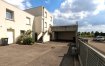 Appartement Vente à Metz - 139 000 € APPARTEMENT METZ F3 REZ DE JARDIN PRIVATIF : 139 000 €
Bel appartement de type F3 dans une PETITE COPROPRIÉTÉ RÉCENTE de 3 appartements avec de FAIBLES CHARGES dans une rue calme située entre l'hôpital Robert Schuman et le Technopôle à proximité de toutes commodités (écoles et commerces) comprenant une cuisine équipée ouverte sur le salon lumineux avec accès à terrasse et jardin privatif, 2 chambres dont une avec accès au jardin, salle d'eau, WC individuel.
Chauffage au gaz individuel et fenêtres double vitrage PVC.
Copropriété de 3 logements.
Charges de copropriété : 35 € / mois
Contactez Julien VENTURINI au 06.19.10.50.37 pour plus d'informations ou pour visiter.
Les honoraires sont à la charge du vendeur
Ref agence : 2284864