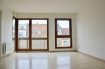 Appartement Location 2 chambres à Strasbourg - 950 € c.c. Situé Boulevard Clemenceau a proximité du Parc des Contades, des commerces, transports et axes autoroutiers, venez visiter ce grand 3 pièces lumineux et très bien agencé dans une copropriété calme et très bien entretenue. Au 6e étage avec ascenseur celui-ci se compose pour la partie jour d'une belle entrée avec placard, d'un double séjour donnant sur une terrasse de 9m2, d'une cuisine semi-équipée. La partie nuit coté cour est constituée de 2 chambres dont une avec placards, d'une salle de bain et d'un wc indépendant. L'appartement dispose d'une cave, chauffage individuel électrique Prix du loyer charges comprises 950 eurosFrais d'agence locataire 468 ' TTC