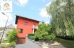 Maison Vente 3 chambres à Luxembourg-Bonnevoie - 950 000 € Très belle maison de +/- 150m² habitables, libre des 4 côtés située dans une partie calme de Bonnevoie avec accès immédiat aux pistes cyclables, aux lignes de bus pour Luxembourg-Gare et ville, ainsi qu'à tous les commerces de proximités.Le bien se trouve en bon état intérieur, en ce qui concerne la façade et le toit, ceux-ci ont été rénové récemment.La maison se compose comme suit:RDCH * Hall d'entrée* Living avec poêle à bois* Cuisine équipée avec sortie terrasse et jardin* Wc séparé1ER ETAGE* 2 chambres à coucher* 1 bureau* Salle de bain2EME ETAGE* Grand grenier aménagé en chambre à coucher* Caves* Garage pour 1 voitureNous restons à votre entière disposition pour plus de renseignements complémentaires au 28.66.39.1Ref agence :72315