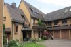 Maison Vente 5 chambres à Mulhouse - 380 000 € MULHOUSE Quartier St Fridolin belle propriété de + 300 m² habitables sur 10 ares en retrait de la rue dans un enclos de verdure . Rdc 200 m² : 4 grands garages et local de stockage 1er étage: grand dégagement hall cuis équipée chambre placards- salon avec bar de 100 m² - 2ème étage : dégagement chambres salle d 'eau - grande piece grands volumes belles prestations
Conviendrait à profession libérale ou artisan avec habitation.
Prix: 380.000€ Loi Alur net vendeur 365.000 € + 4,1% TTC honoraires agence