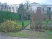 Maison Location 3 chambres Moulins-lès-Metz - 925 € c.c. Au calme, maison cinq pièces de 81 m² situé au 19 rue de Lorraine sur Moulins-lès-Metz. Elle se compose d'une entrée, d'une cuisine, d'un séjour avec cheminée et accès sur le jardin, de trois chambres, d'une salle de bain avec wc et wc séparé. La maison dispose d'une terrasse, d'un jardin et d'une remise. Chauffage individuel au gaz.
Honoraires d'agence selon LOI ALUR
648 € pour la constitution du dossier, la rédaction du bail
3€/m² pour l'état des lieux, soit: 243 €
Soit un total de 891 €.