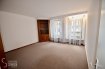Bureau Location 5 chambres à Luxembourg-Gare - 2 300 € L'agence immobilière Christine SIMON vous propose des bureaux à Luxembourg-Gare qui sont divisés comme suit:
Bureaux surface totale cadastrale: 103,72 m2
Hall d'entrée avec vestiaire et wc séparé
Hall d'accueil pouvant servir entant que salle d'attente
Bureau 1- 16,22 m2
Bureau 2 - 20,41 m2 avec armoires sur mesure
Salle d'eau possibilité de mettre une kitchenette
Hall de séparation entre 3 bureaux.
Bureau 3 - 10,62 m2
Bureau 4 - 6,68 m2
Bureau 5 13,23 m2
Au sous-sol une cave de 4,59 m2
Double -porte sécurisée vers la Résidence
Pour de plus amples renseignements contactez Christine SIMON Tel: 621 189 059
Ref agence :Bureaux Luxembourg Gare