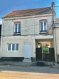 Maison Vente 3 chambres à Auchel - 70 000 € Auchel exclusivité semi individuelle. Maison de 100 m² environ comprenant séjour, cuisine équipée, une salle de bains douche baignoire au rez de chaussée, 3 chambres et un bureau à l'étage, grenier aménageable, possibilité garage , bâtie sur 305 m². Chauffage gaz DPE VIERGE . PAS DE TRAVAUX RARE A CE PRIX !! a 2 minutes du centre ville et lycée dont 7.69 % honoraires TTC à la charge de l'acquéreur.