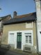 Maison Vente 1 chambre à Vaas - 39 000 € Maison de bourg. Commune de vaas , petite maison de bourg offrant une pièce de vie, une cuisine, une chambre, salle d'eau, wc, cour et appentis .*Honoraires inclus charge acquéreur : 11.43% TTC (prix 35000.00 euros hors honoraires).