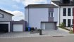 Maison jumelée Vente 5 chambres à Nocher - 875 000 € Maison jumelée, dans une petite cité à Nocher, commune de Goesdorf.
Construction 2015
Classe énergétique: B-B
Surface totale: 240 m2
*Rez-de-chaussée:
Hall d'entrée,
WC séparé,
Cuisine équipée - Salle à manger - Living, avec des grandes baies vitrées qui donne accès vers l'extérieur.
Bureau,
Buanderie,
Garage avec accès au jardin.
*1er étage:
3 chambres à coucher,
Salle de bains,
Suite parentale (chambre, dressing, salle de douche).
*2e étage:
Grande salle de loisirs,
Chambre à coucher,
Salle de douche,
Grenier
Large terrasse derrière la maison (orientation sud)
Jardin aménagé et clôturé de /- 4 ares
Pour de plus amples renseignements ou pour une visite, contactez nous: info@immowolz.lu / (00352) 95 82 59 -1
