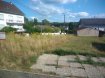 Terrain constructible Vente à Creutzwald - 10 000 € L'agence Pack'Immo vous propose ce terrain plat de 1,59 ares à l'angle de la rue de Phalsbourg (entre le restaurant japonais You SUSHI et la boulangerie STREIF) et de la rue de Dieuze.
La parcelle est désignée en tant que 780/23.
Dimensions approximatives : 6,70m en façade, 23,70m en longueur.
Le terrain est mitoyen avec un autre terrain vierge, attention donc à ne pas assimiler les deux. Une petite bordure en béton les sépare.
Possibilité de créér un double garage (avec pourquoi pas un loft au-dessus), l'entrée devra alors impérativement se faire par la rue de Dieuze.
Possibilité de monter un bâtiment à usage d'habitation avec toutefois certaines contraintes (pas de fenêtre donnant sur le terrain voisin par exemple, distance max entre sol et gouttière 9 m max). Merci de se renseigner en mairie pour d'avantages d'informations.
A définir avec le propriétaire du terrain voisin si possibilité d'achat. Les possibilités seront à ce moment plus étendues pour la construction d'une maison.