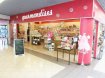 Appartement Vente à Mondelange - 10 000 € Fond de commerce - Confiserie à Mondelange . Vous souhaitez vous lancer dans la vente ? Ce commerce sera idéal ! Nous vous proposons ce fond de commerce situé à Mondelange, il est vendu avec le stock et tous les éléments nécessaires à la vente. L'activité principale est la vente de confiseries, de chocolats et la confection de montages pour toutes occasions. Le local dans lequel vous exercerez se situe dans la galerie commerciale du Cora et dispose d'une surface de 48 m2 avec une réserve. Agent commercial à contacter : Amélie Giglio au 07.71.22.24.37 ou 03.82.53.52.94; par mail : agence@ccimmobilier.com. Dans le cadre de votre recherche, n'hésitez pas à consulter notre site www.ccimmobilier.com afin de voir toutes nos offres. Annonce rédigée par Amélie Giglio, agent commercial enregistré sous le numéro ADC 5705 2018 00 104 634, détenteur de l'attestation de collaborateur de l'Agence Immobilière Conseil 32, rue de Verdun 57000 THIONVILLE. Carte professionnelle no CPI 5705 2017 000 023 039 Transactions sur immeubles et fonds de commerce délivré par la CCI de la Moselle. Responsabilité civil professionnelle CNA Insurance Company. Absence de garantie financière : non détention de fonds, effet ou valeur, autre que ceux représentatifs de sa rémunération ou de sa commission.